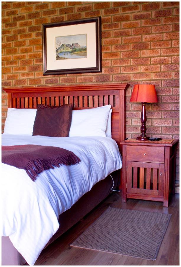 Asante Guest House Vanderbijlpark Exterior foto