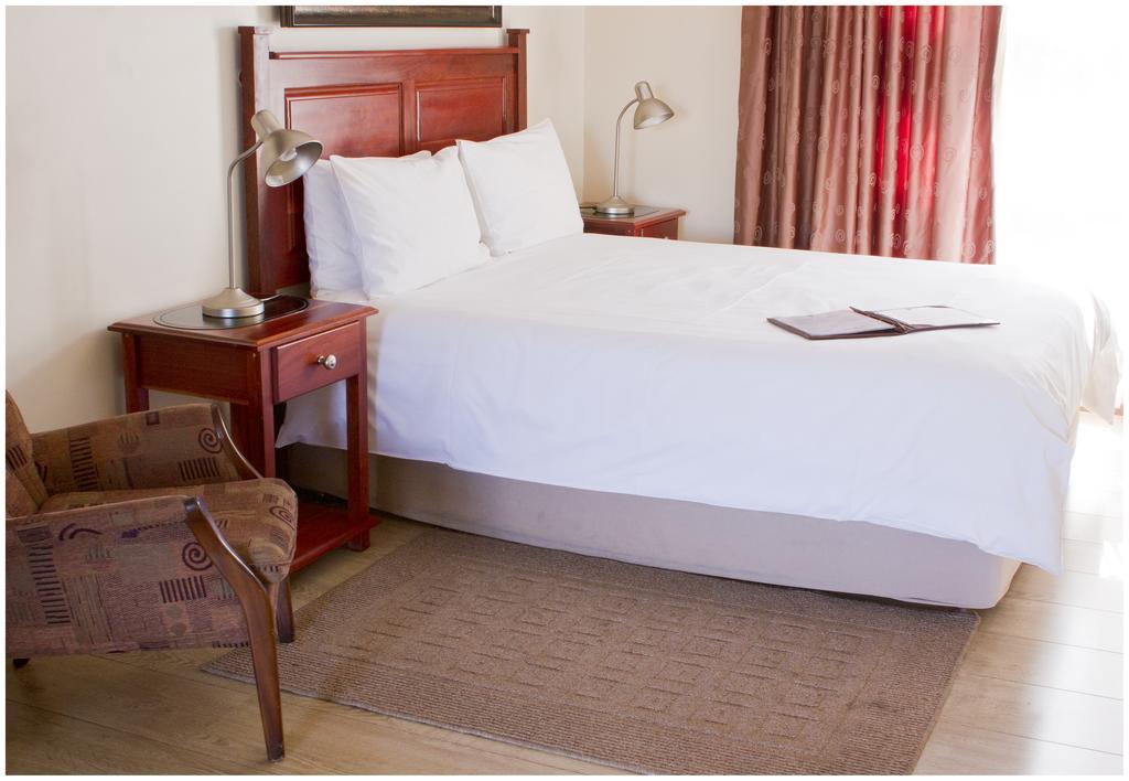 Asante Guest House Vanderbijlpark Exterior foto